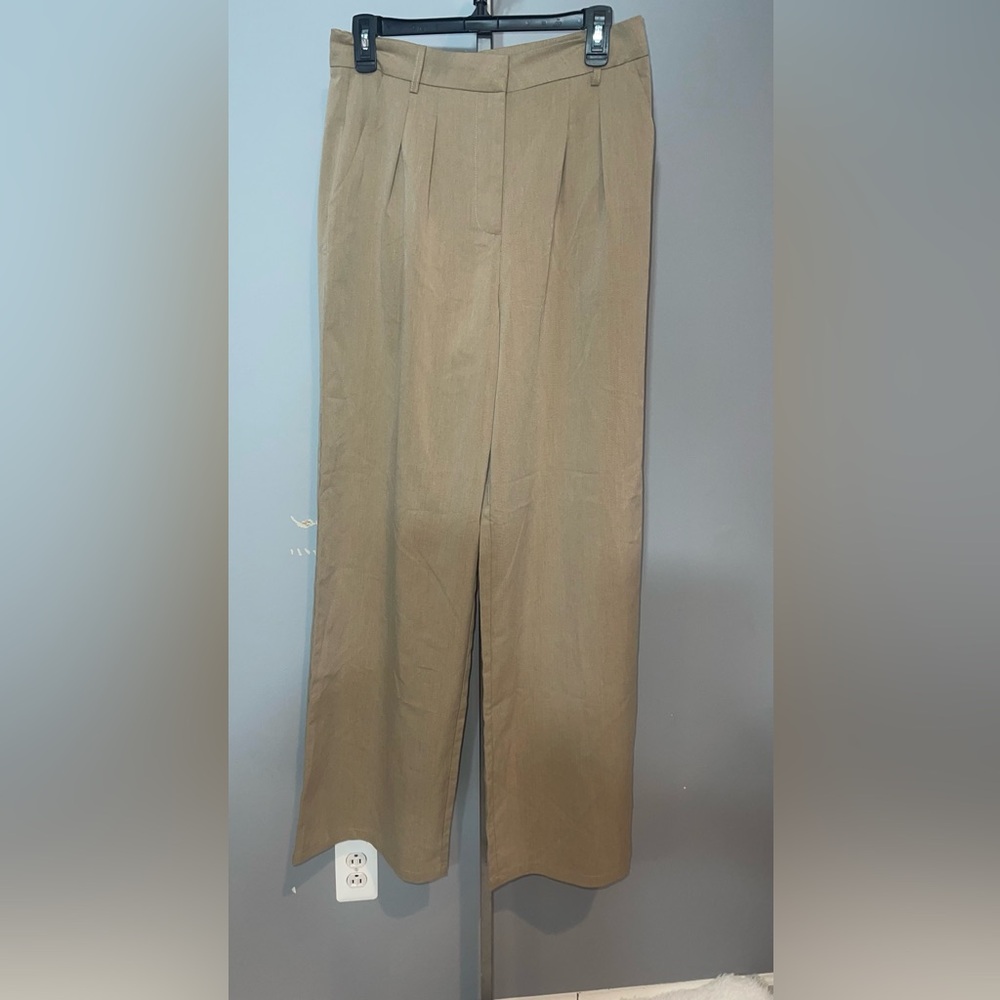 Fashion Nova wide leg khaki tan slacks trousers pants woman’s size large EUC